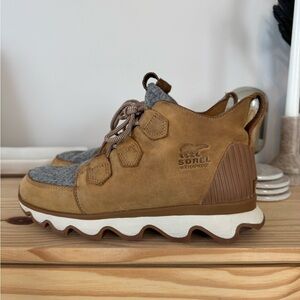 Sorel Women's Tan and Gray Waterproof Shoes